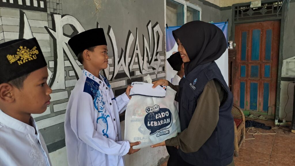 berbagi untuk yatim, santunan yatim, paket kebaikan untuk yatim, donasi di bulan ramadhan, santunan yatim karawang