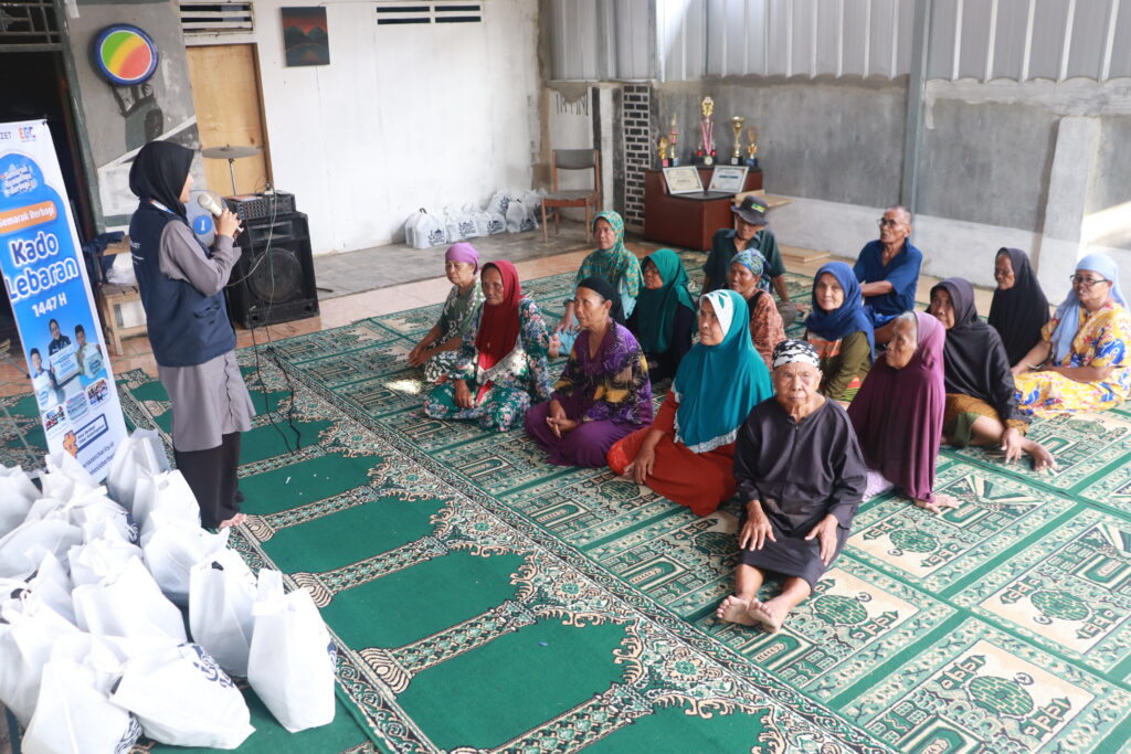 paket lebaran, donasi dhuafa karawang, paket lebaran lansia, sedekah, zakat fitrah, santunan dhuafa