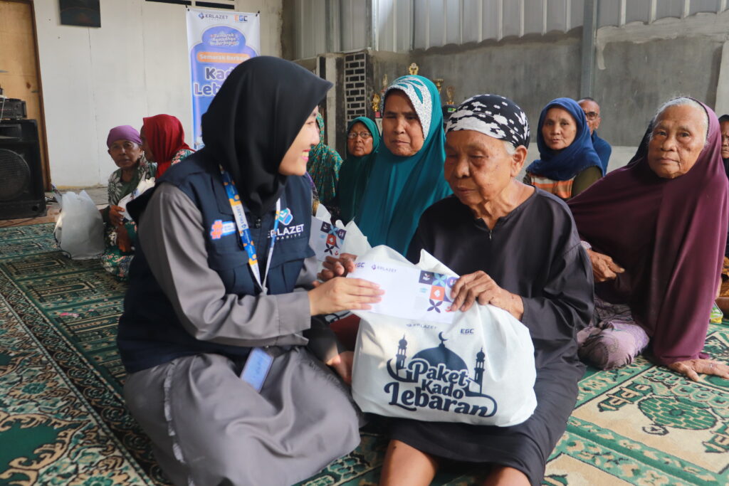 paket lebaran, donasi dhuafa karawang, paket lebaran lansia, sedekah, zakat fitrah, santunan dhuafa
