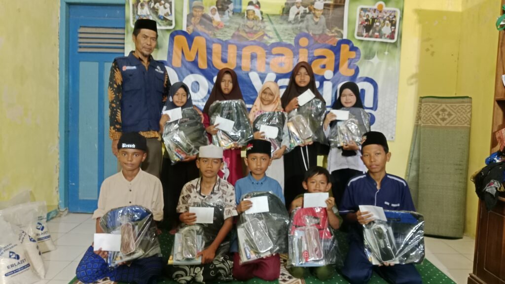 Semarak Muharam, Lebaran Yatim, Santunan Anak Yatim, Peralatan Sekolah Yatim, Erlazet Charity Karawang, 10 Muharram 1448 H